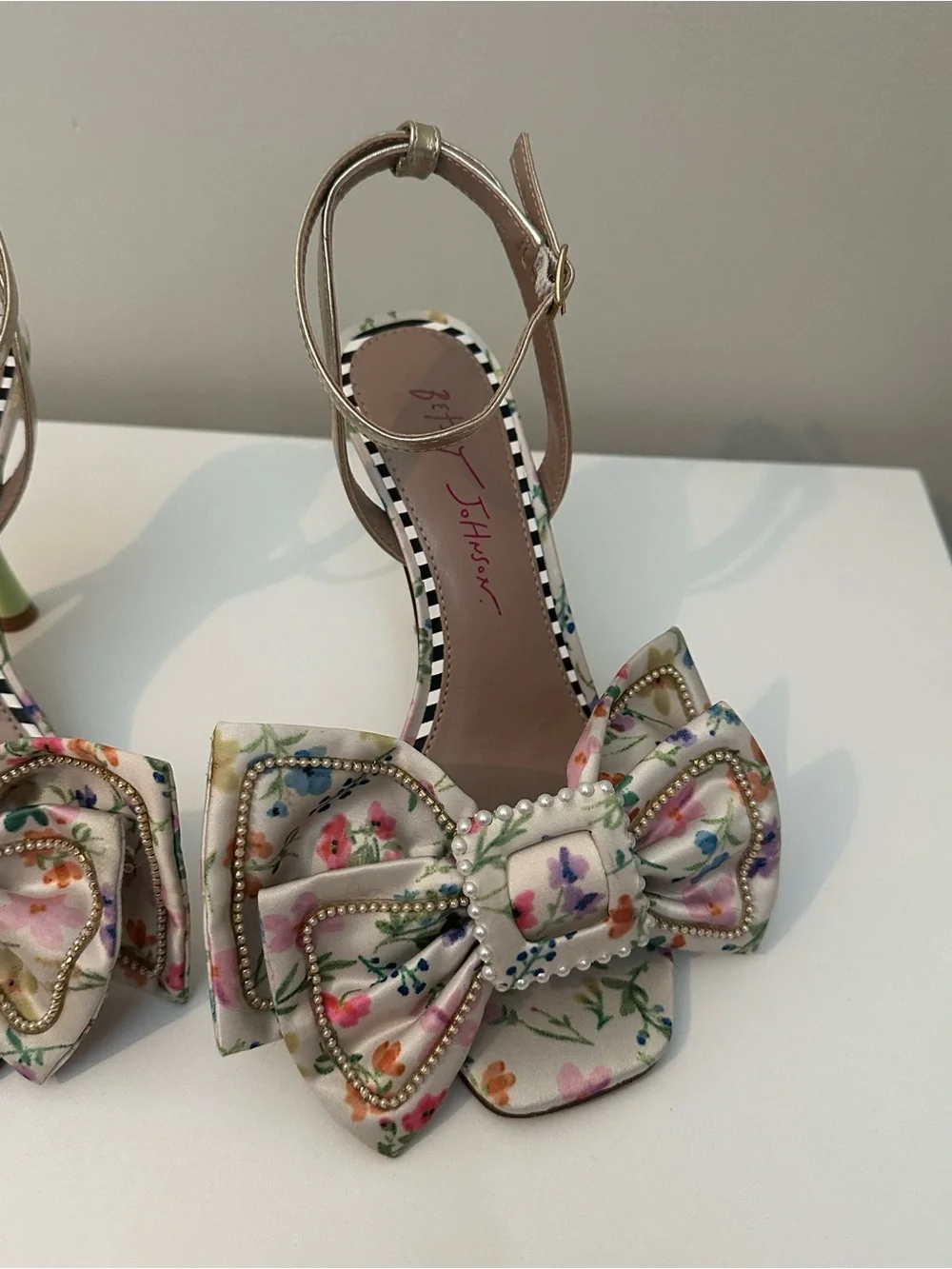 Betsey Johnson Denly - Natural Ditsy Sz 7 - Picture 3 of 4